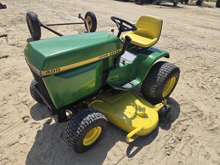 john-deere-400-image-1