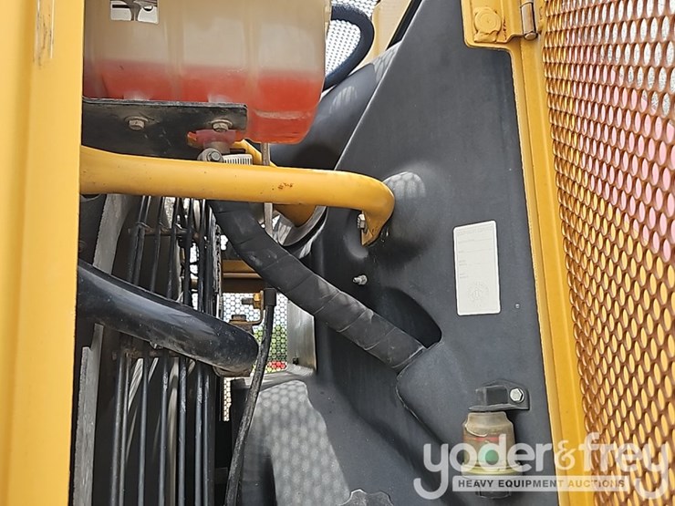 2009-caterpillar-938h-image-21