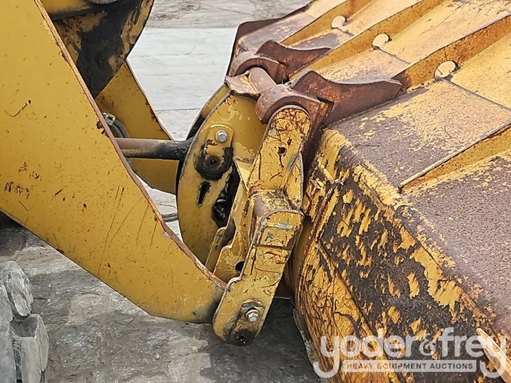 2009-caterpillar-938h-image-12