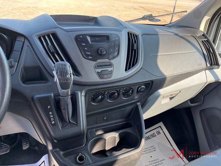 2019-ford-transit-image-24