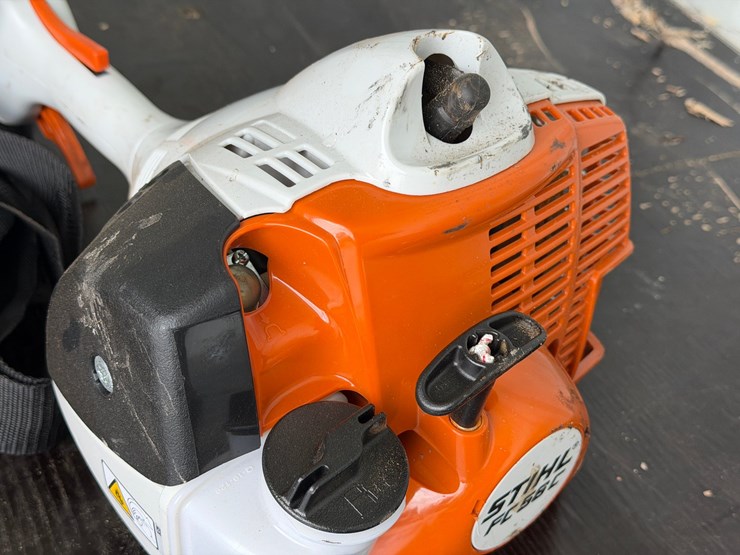 #6022-•-stihl-fc56-edger-image-5
