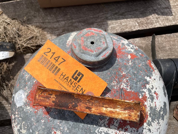 #2147-•-eagle-metal-gas-can-image-4