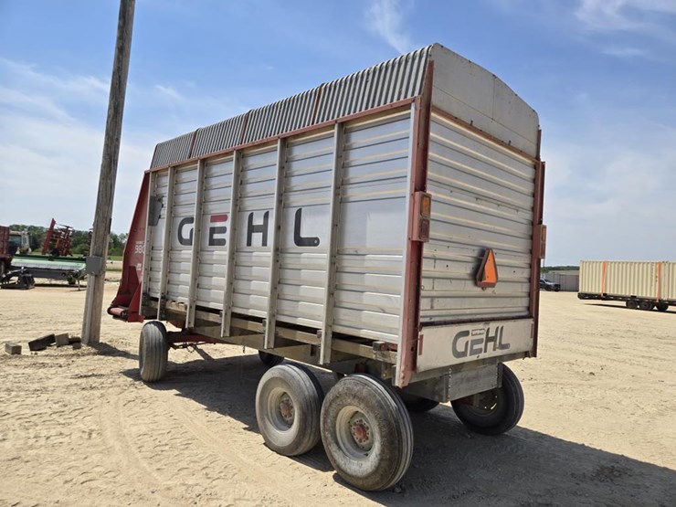 gehl-980-image-11
