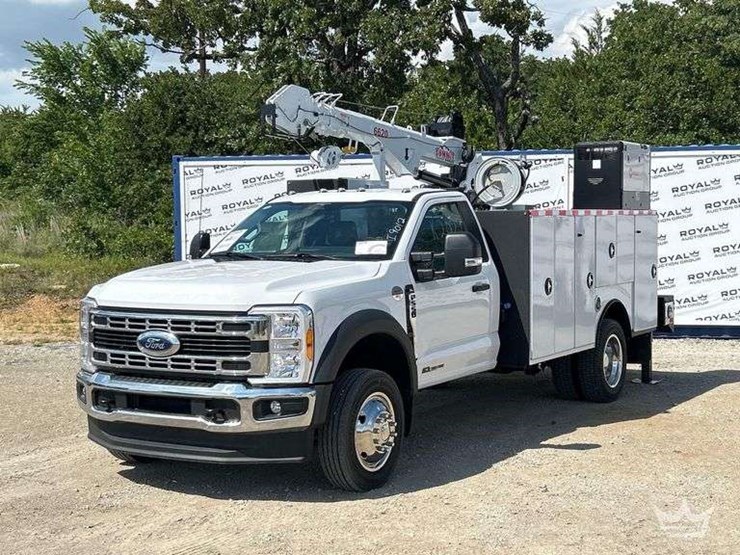 2023-ford-f550-image-1