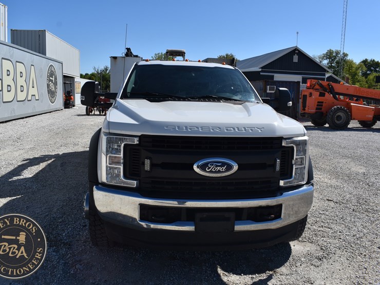 2017-ford-f550-xl-image-13