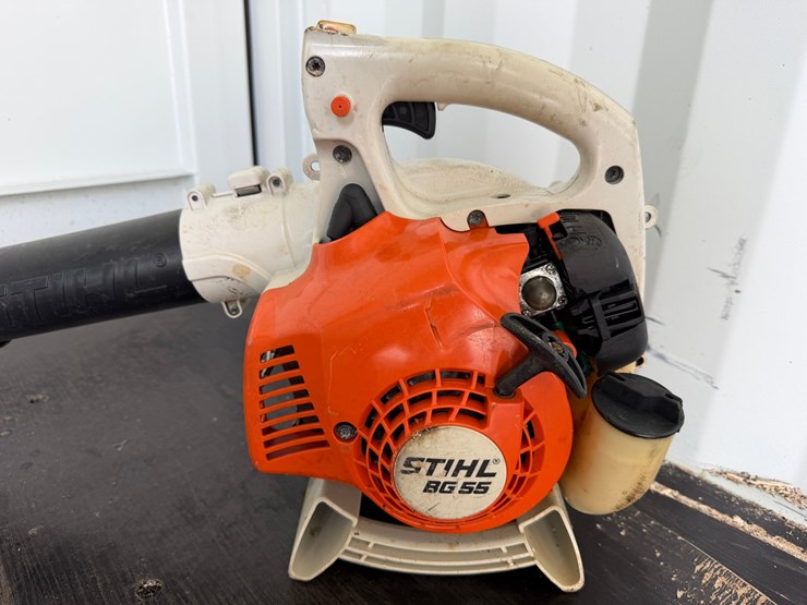 #6033-•-stihl-bg55-handheld-leaf-blower-image-2