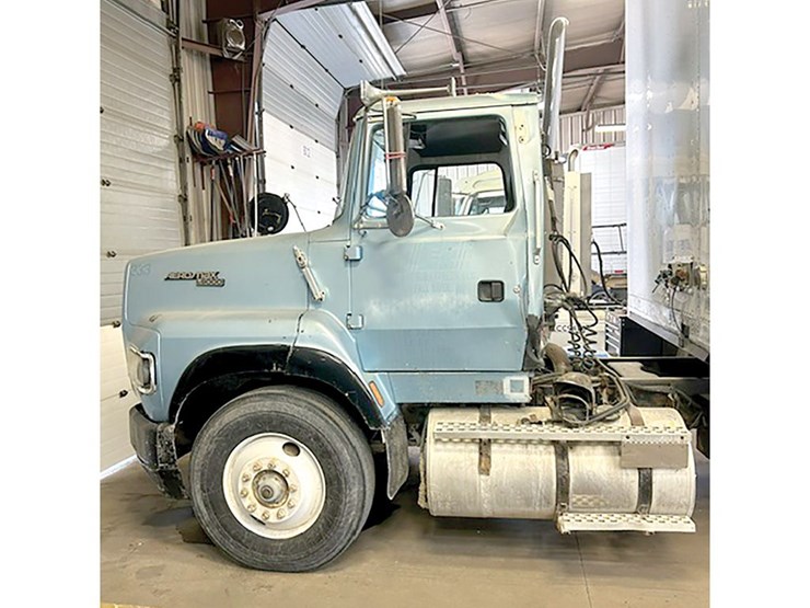 1992-ford-l9000-image-1