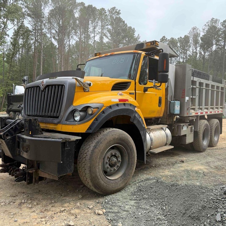 2011 INTERNATIONAL 7600