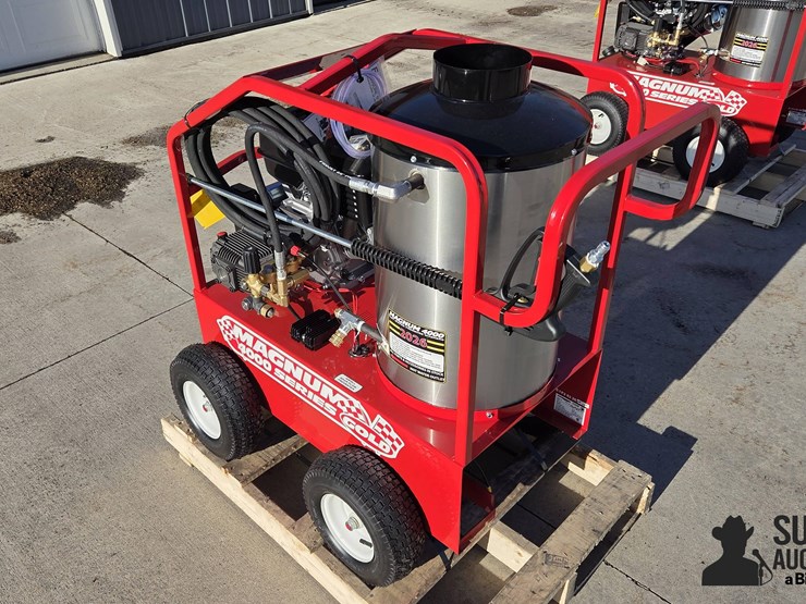 2026-magnum-4000-series-hot-water-pressure-washer-image-7