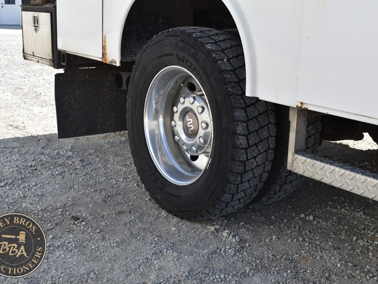 2017-ford-f550-xl-image-53