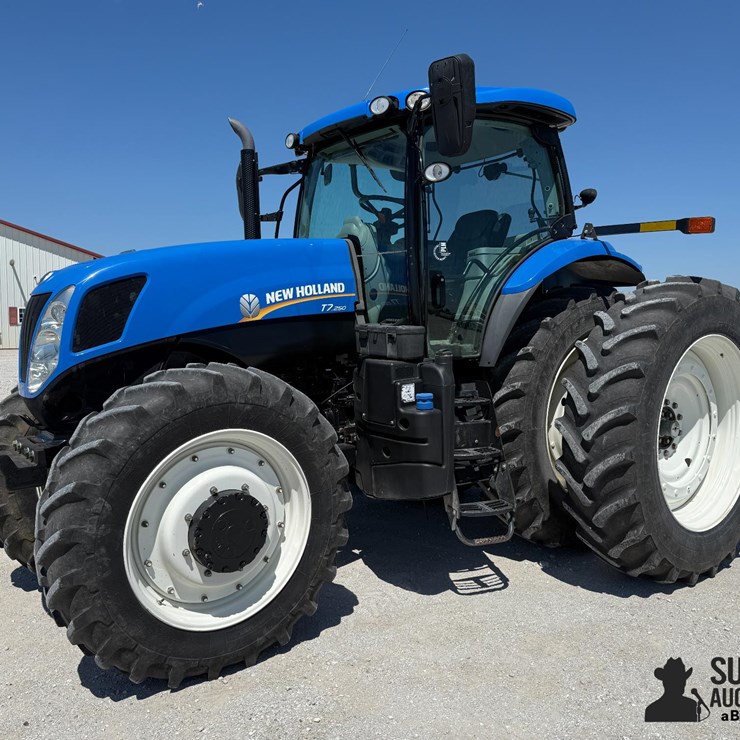 2013 NEW HOLLAND T7.250