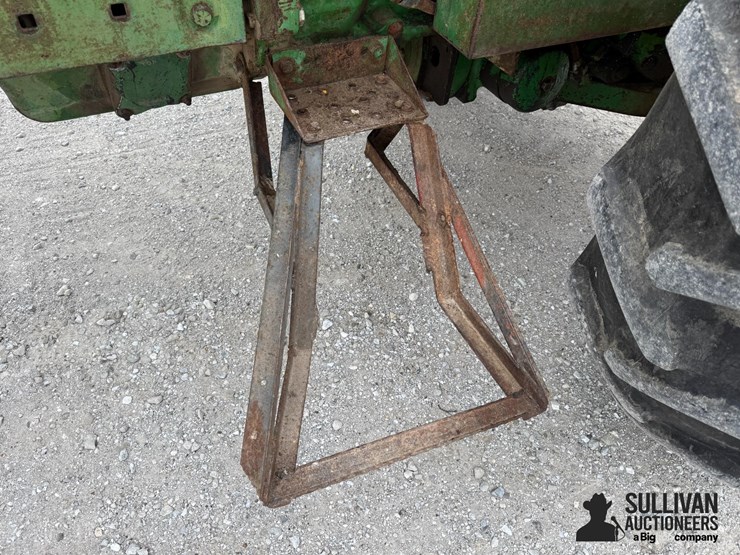 john-deere-4010-image-18