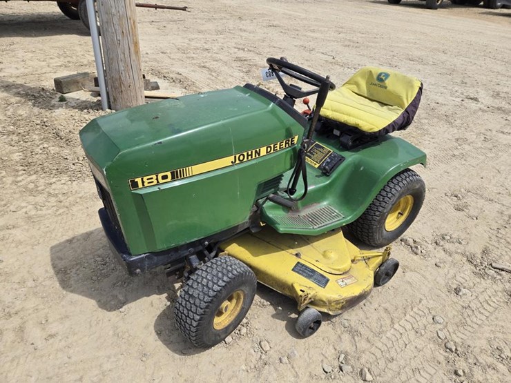 john-deere-180-image-1