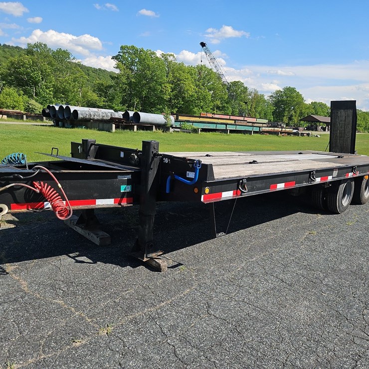 2017 RAMPANT TRI/A UTILITY TRAILER