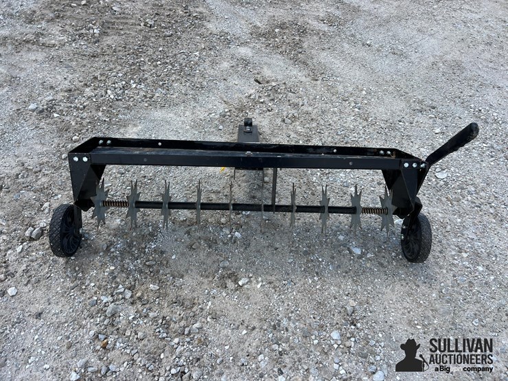 agri-fab-41"-pull-type-lawn-thatcher-image-6