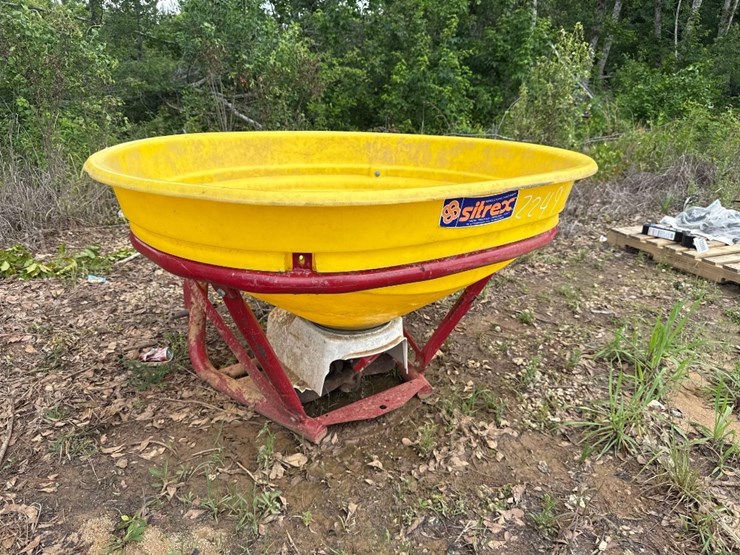 2249---sitrex-fertilizer-spreader---poly-hopper-image-1
