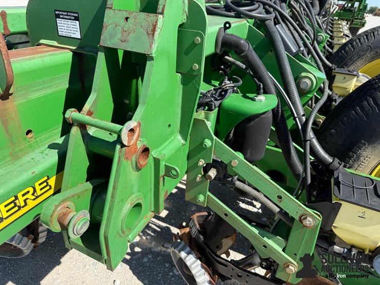 2011-john-deere-1770-image-19