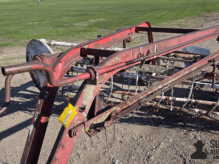 international-hay-rake-image-10