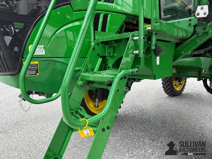 2024-john-deere-412r-image-12