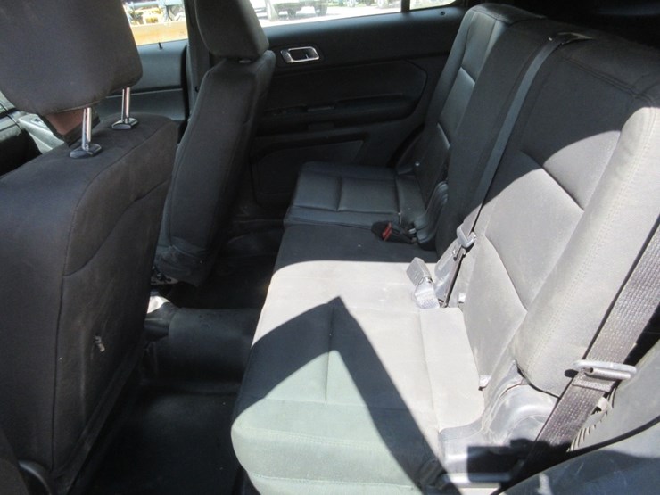 2017-ford-explorer-image-7
