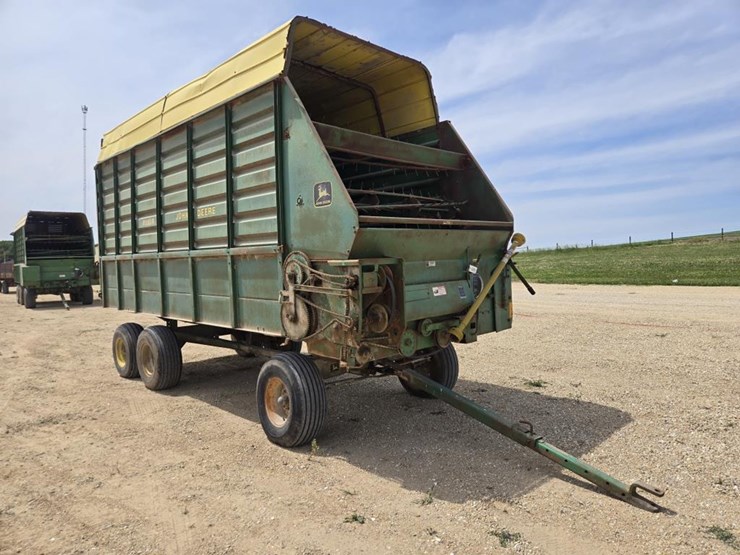 john-deere-716a-image-1