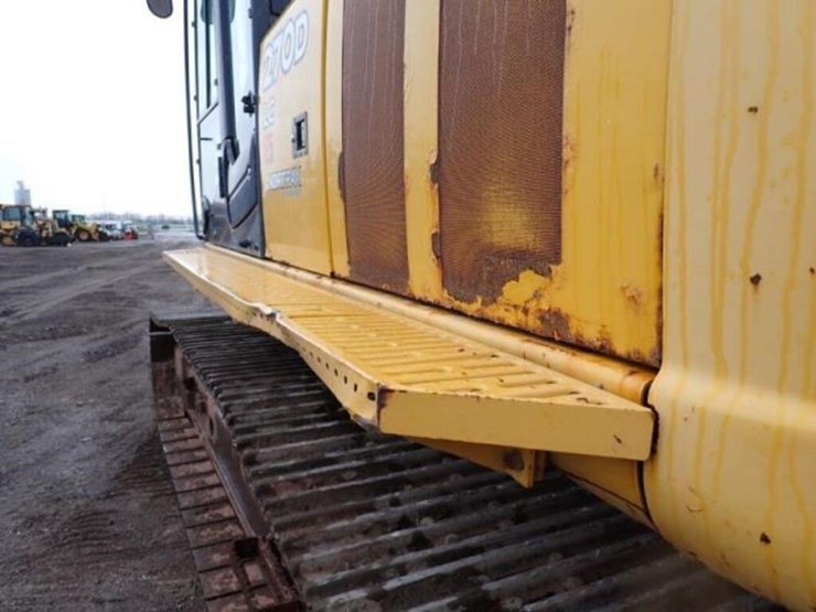 2010-deere-270d-lc-image-65