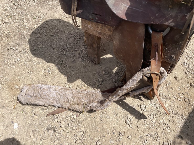 #2126-•-15"-saddle-image-11