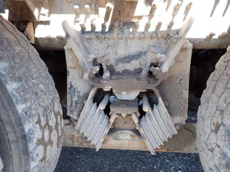 2015-mack-granite-gu813-image-60