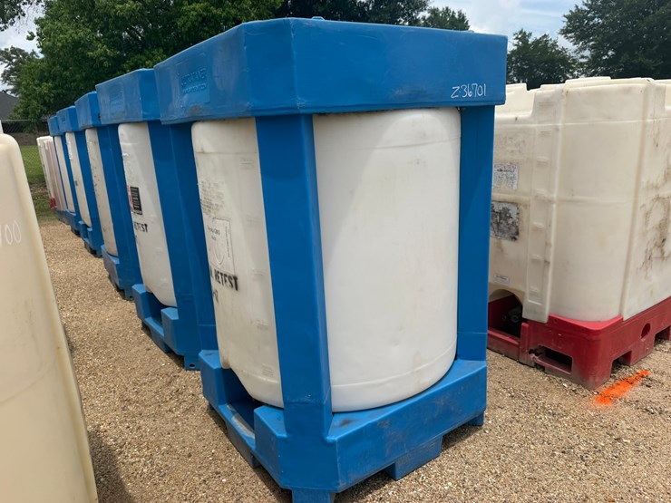 #1646-•-275-gallon-plastic-storage-oil-tank-image-2