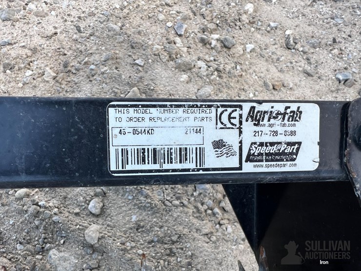 agri-fab-41"-pull-type-lawn-thatcher-image-12