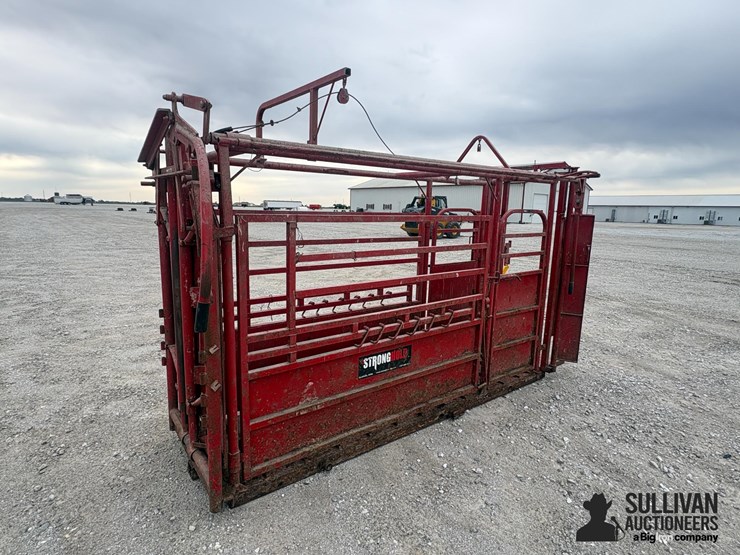 stronghold-cattle-chute-image-1