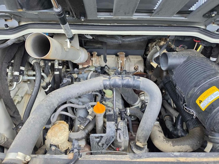2022-takeuchi-tl8r2-image-13