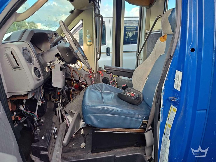 2016-ford-e450-image-24