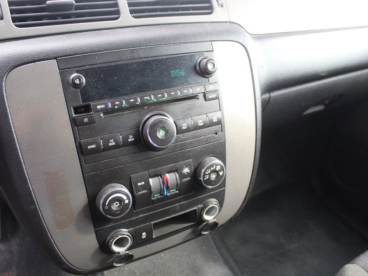 2013-chevrolet-tahoe-image-9