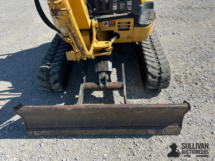 2005-deere-35c-image-17