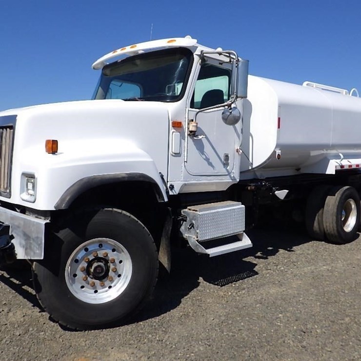2003 INTERNATIONAL 4000