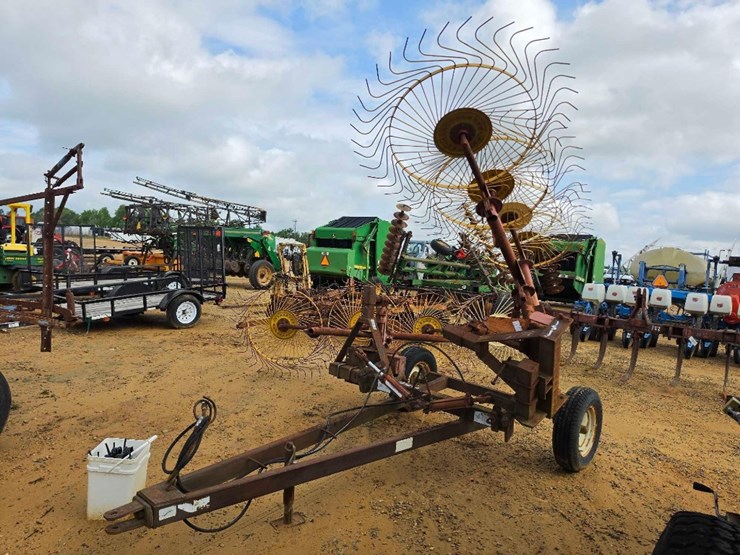 151---8-wheel-hay-rake-image-1