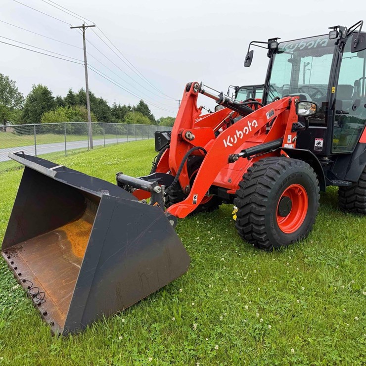 KUBOTA R640