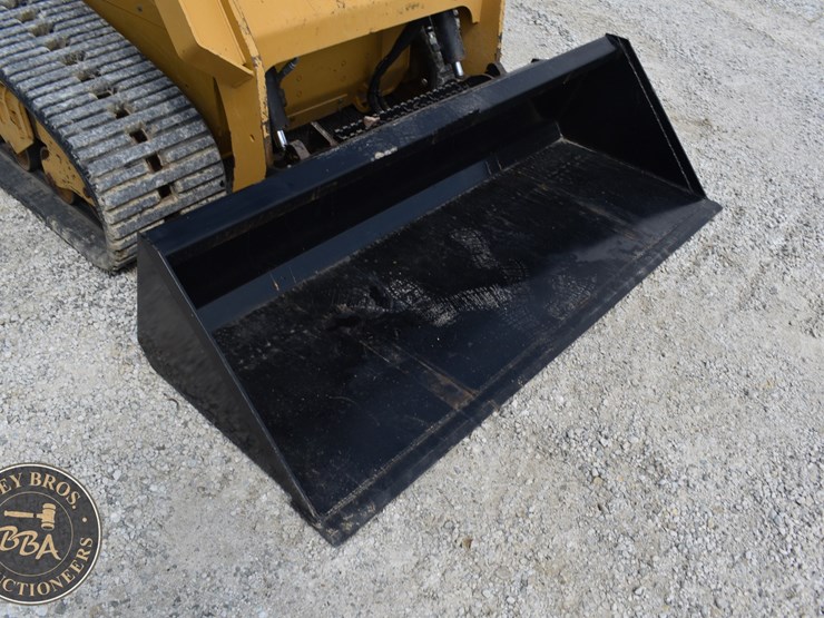 2023-caterpillar-259d3-image-12
