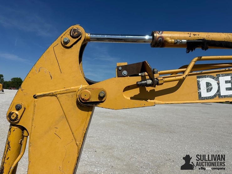 2005-deere-35c-image-12