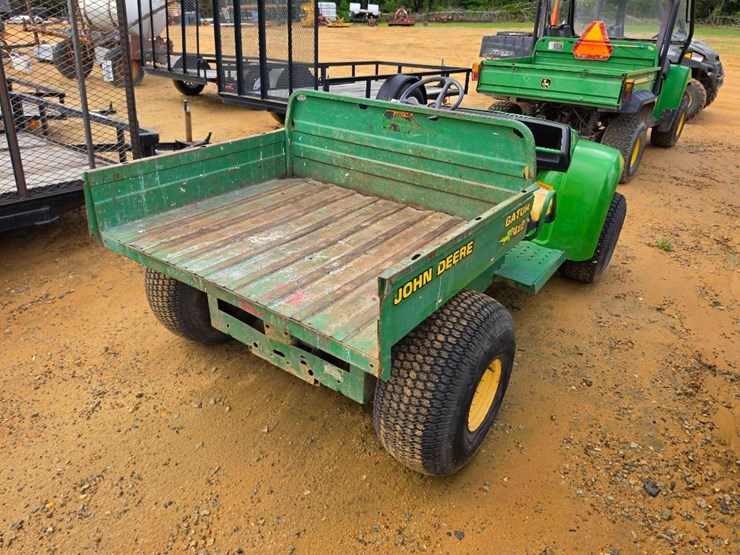 john-deere-gator-image-3