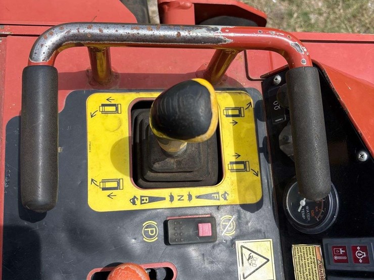 2020-ditch-witch-sk800-image-22
