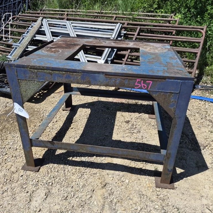 WELDING TABLE