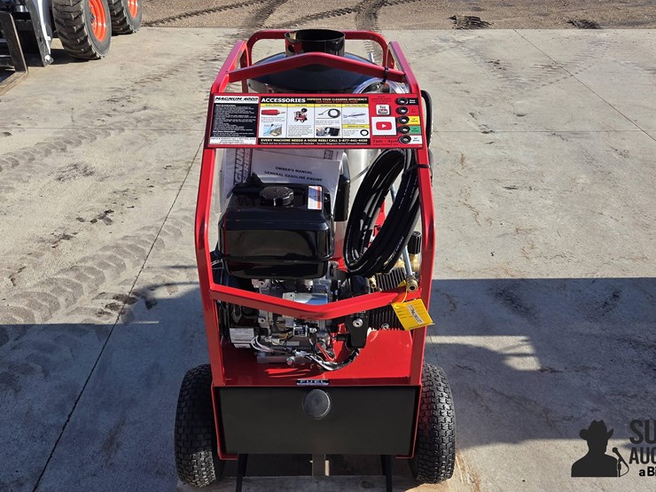 2026-magnum-4000-series-hot-water-pressure-washer-image-2