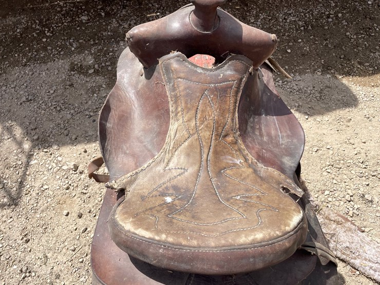 #2126-•-15"-saddle-image-7