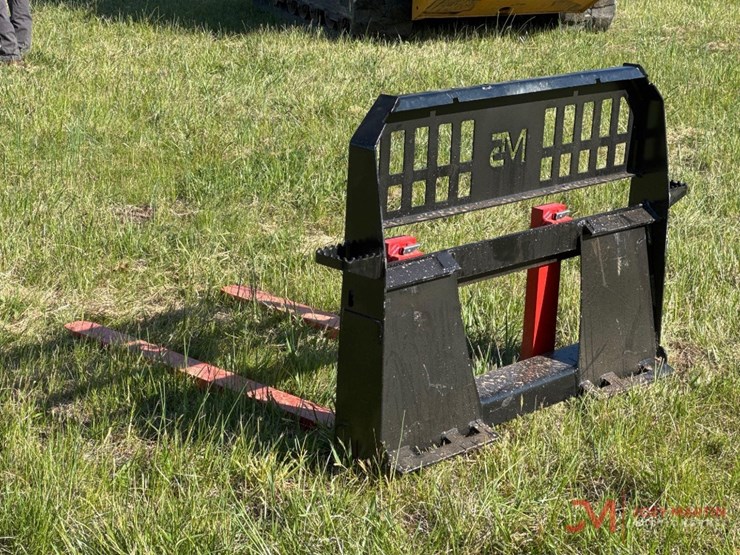 heavy-duty-m5-pallet-forks-image-3