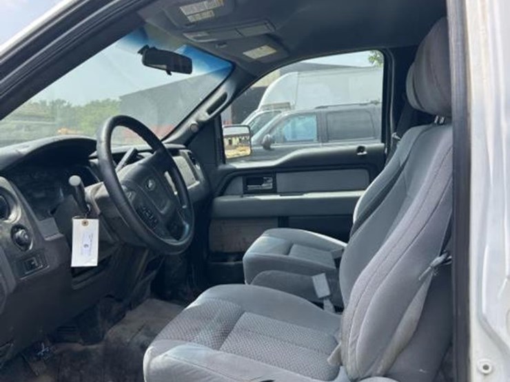 2014-ford-f150-xl-image-11
