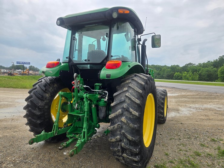 john-deere-6105d-image-11