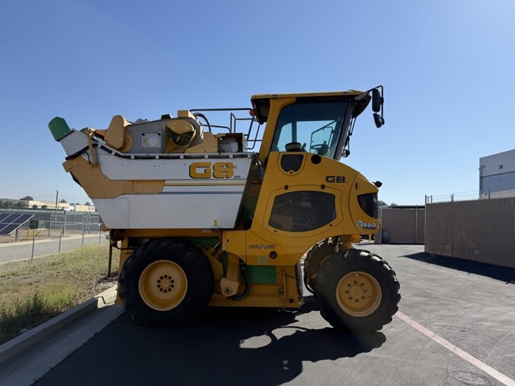 2016-gregoire-g8.260-double-bin-grape-harvester,-image-3