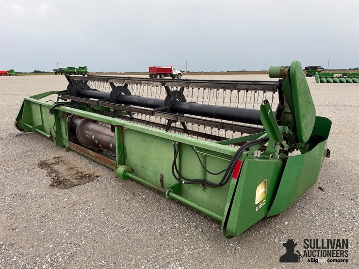john-deere-220-image-5